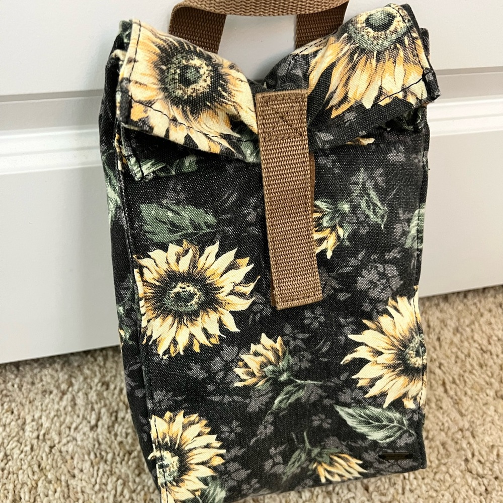 Tilly’s O’Neill Picnic Sunflower Lunch Bag